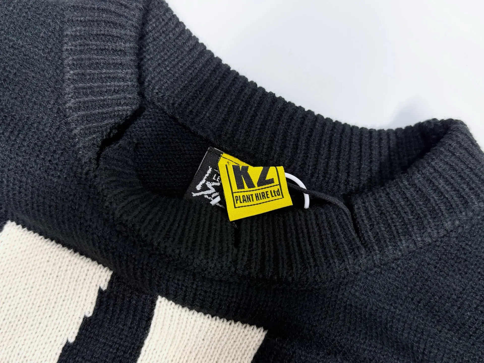 ❥4040#P240 New Saint Michael ✖️ KLF destroyed sweater made of black sheepskin material, KLF saint embroidery on the front, super visual impact! Distressed design, full of street feel, same style for men and women, a must-have for autumn and winter wear. Dark style + unique artistic sense, fashionable people and celebrities are picking it up, it looks cool if you wear it casually! Craftsmanship: The whole piece is cut and aged by hand, very slow! Weight: 900g Color: Black Size: S M L XL